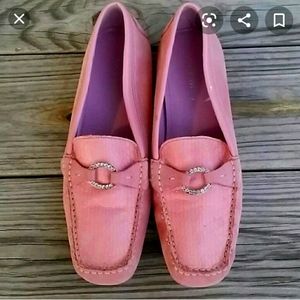 9 West pink snakeskin and suede loafers